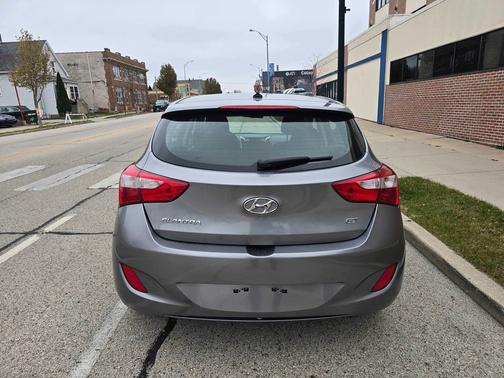 Titanium Gray Metallic 2016 Hyundai Elantra GT 5dr HB Auto