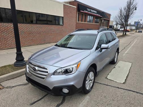 2016 Subaru Outback 4dr Wgn 2.5i Premium