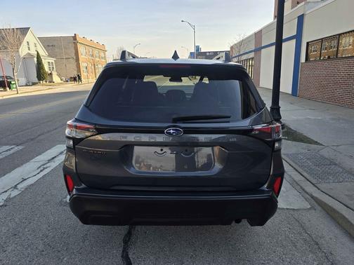 Magnetite Gray Metallic 2025 Subaru Forester Premium AWD