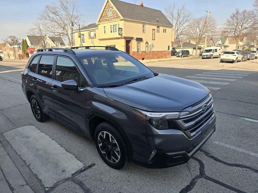 Magnetite Gray Metallic 2025 Subaru Forester Premium AWD