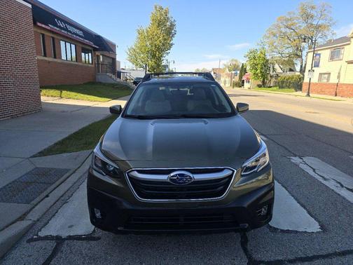 Autumn Green Metallic 2020 Subaru Outback Premium CVT