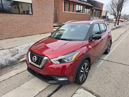 2020 Nissan Kicks SR