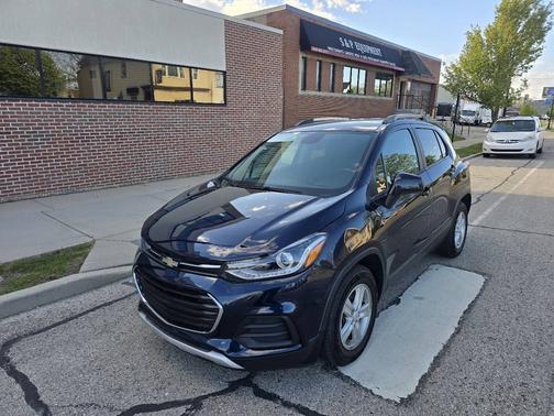 Midnight Blue Metallic 2021 Chevrolet Trax FWD 4dr LT