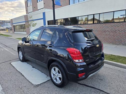 Midnight Blue Metallic 2021 Chevrolet Trax FWD 4dr LT