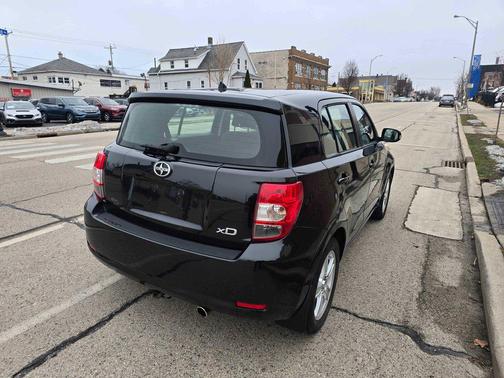2010 Scion xD XD 4 DOOR HATCHBACK 1.8L 4 CYL