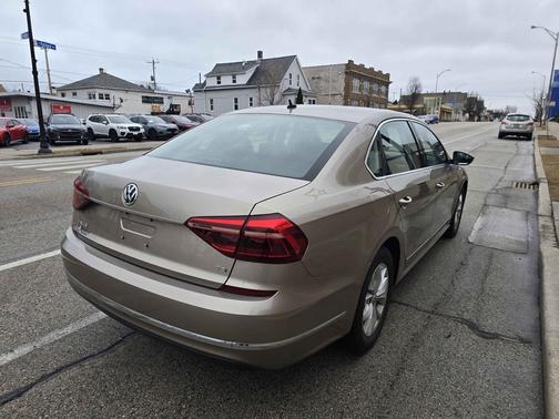 2017 Volkswagen Passat 1.8T S Auto