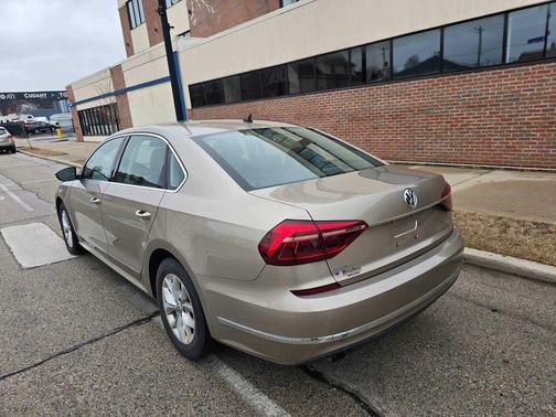 2017 Volkswagen Passat 1.8T S
