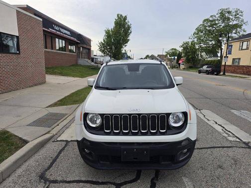 Alpine White 2018 Jeep Renegade Latitude 4x4