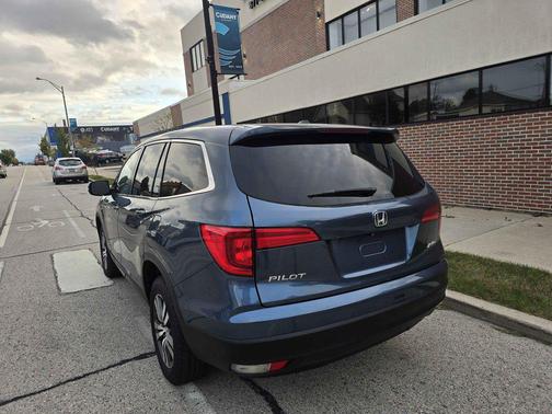 2017 Honda Pilot EX