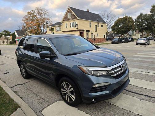 2017 Honda Pilot EX