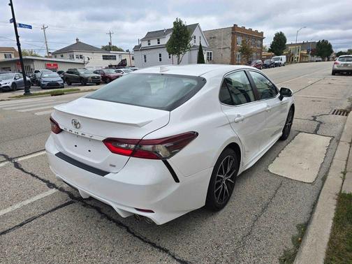 2022 Toyota Camry SE