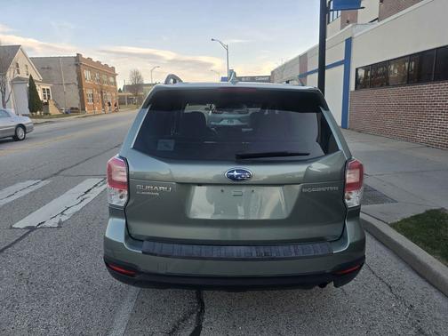 Jasmine Green Metallic 2018 Subaru Forester 2.5i Premium CVT