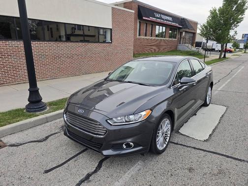 Magnetic 2016 Ford Fusion 4dr Sdn SE AWD