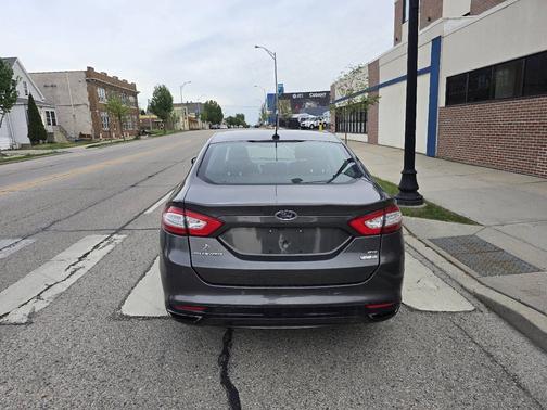 Magnetic 2016 Ford Fusion 4dr Sdn SE AWD