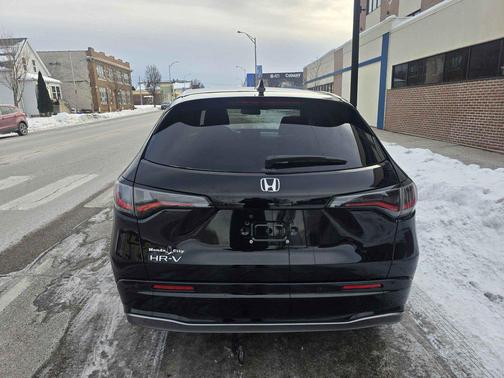 2025 Honda HR-V LX