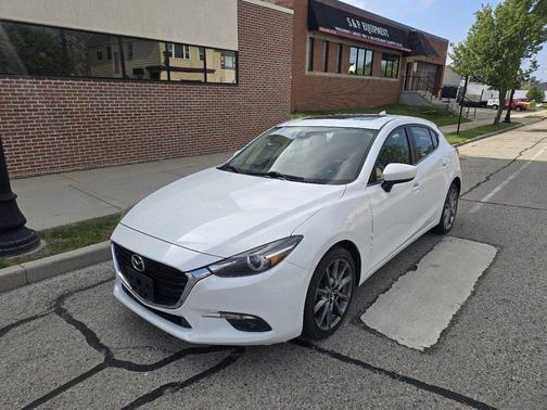 Snowflake White Pearl Mica 2018 Mazda Mazda3 Grand Touring Auto