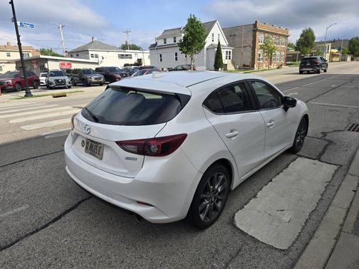 Snowflake White Pearl Mica 2018 Mazda Mazda3 Grand Touring Auto
