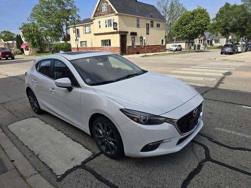 Snowflake White Pearl Mica 2018 Mazda Mazda3 Grand Touring Auto