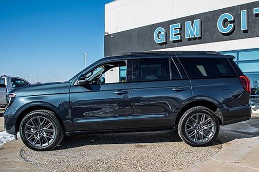 2025 Ford Expedition Platinum