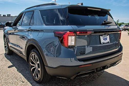 Vapor Blue Metallic 2026 Ford Explorer ST-Line