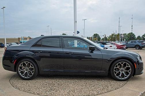 2018 Chrysler 300 Touring