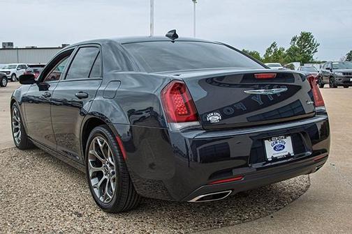 2018 Chrysler 300 Touring