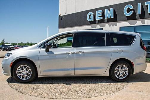 Silver Mist Clearcoat 2024 Chrysler Pacifica Touring-L