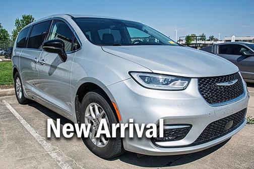 Silver Mist Clearcoat 2024 Chrysler Pacifica Touring-L