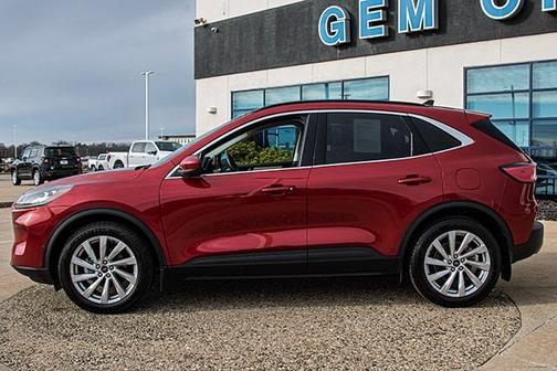 2022 Ford Escape Titanium Hybrid