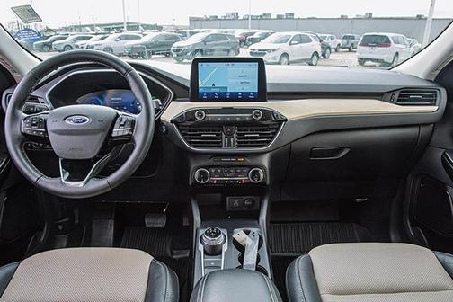 2022 Ford Escape Titanium Hybrid