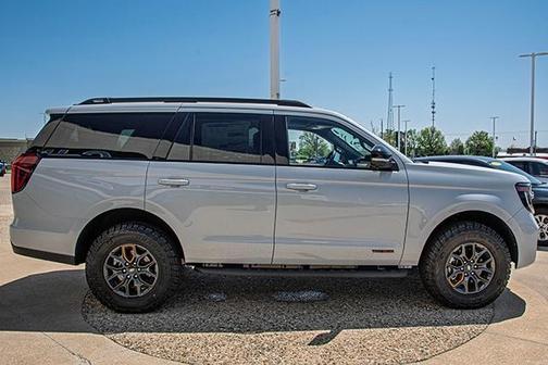 Space Silver 2026 Ford Expedition Tremor