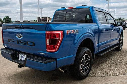 Velocity Blue Metallic 2021 Ford F-150 XLT