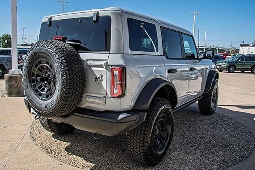 Avalanche Gray 2026 Ford Bronco Badlands