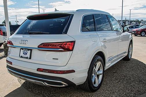 2024 Audi Q7 45 Premium