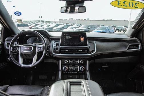 2023 GMC Yukon XL SLT