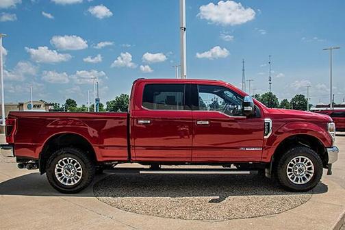 Rapid Red Metallic Tinted Clearcoat 2022 Ford F-250 Lariat
