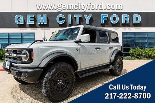 Avalanche Gray 2026 Ford Bronco Outer Banks