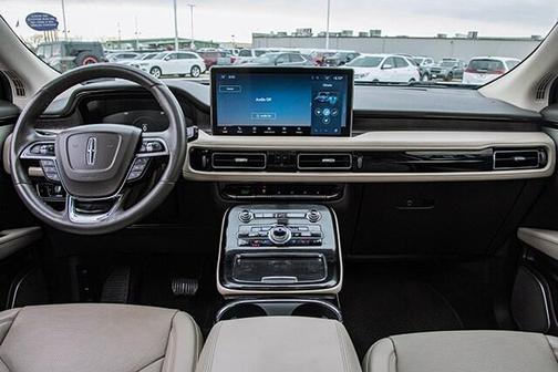 2022 Lincoln Nautilus Reserve