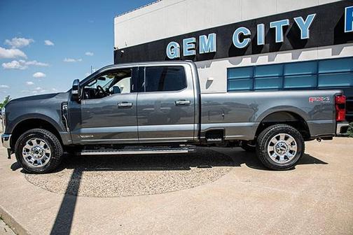 Carbonized Gray Metallic 2026 Ford F-250 Super Duty