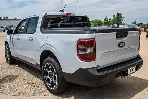 Space White Metallic 2026 Ford Maverick Lariat