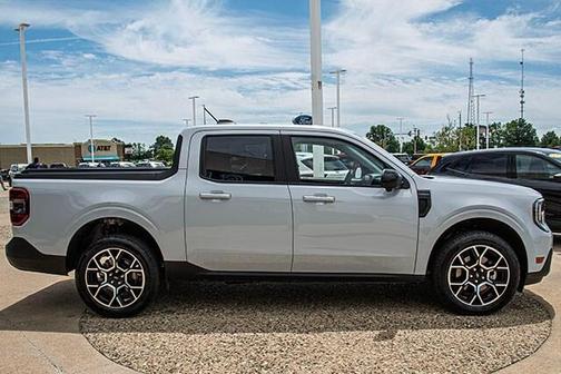 Space White Metallic 2026 Ford Maverick Lariat