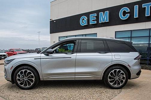 2024 Lincoln Nautilus Reserve