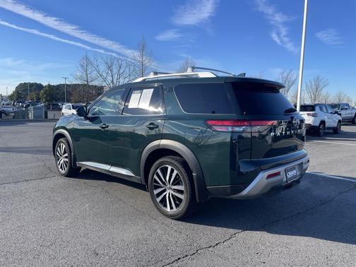 2023 Nissan Pathfinder Platinum 4WD