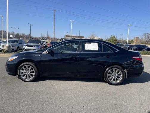 2017 Toyota Camry Hybrid XLE