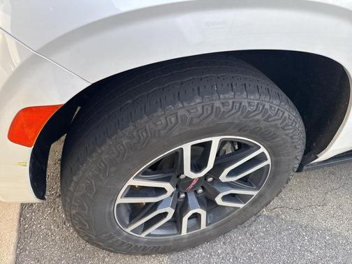 2024 GMC Yukon XL AT4