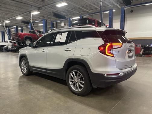 2022 GMC Terrain SLT