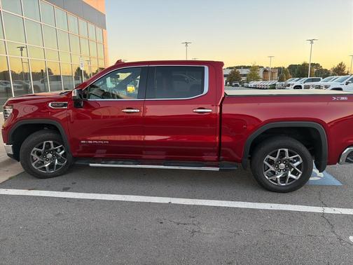 2024 GMC Sierra 1500 SLT