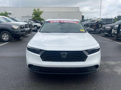 Platinum White Pearl 2025 Honda Accord SE
