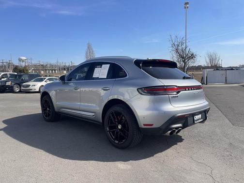 2022 Porsche Macan S