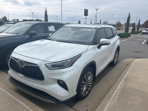 2022 Toyota Highlander Platinum